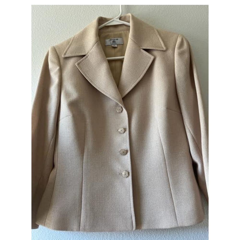 Stresa 2P beige/straw lined jacked and skirt set.